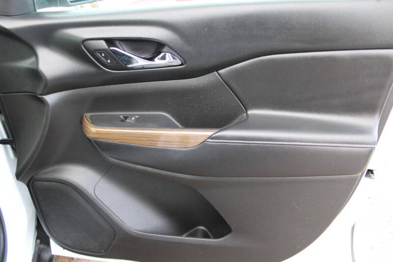 2017 GMC Acadia SLE-2