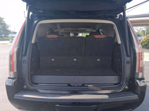 2016 Cadillac Escalade Luxury Collection