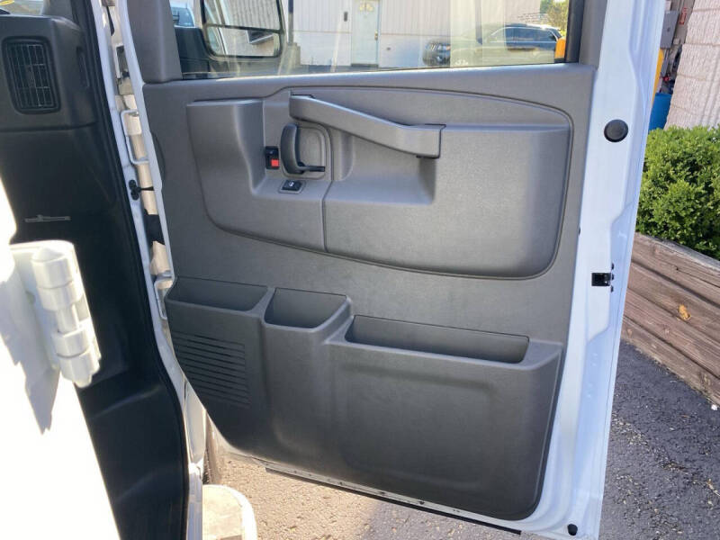 2025 GMC Savana 2500