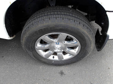 2011 Nissan Titan SV