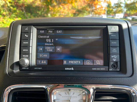 2013 Chrysler Town and Country Touring