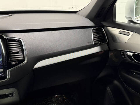 2017 Volvo XC90 T6 R-Design