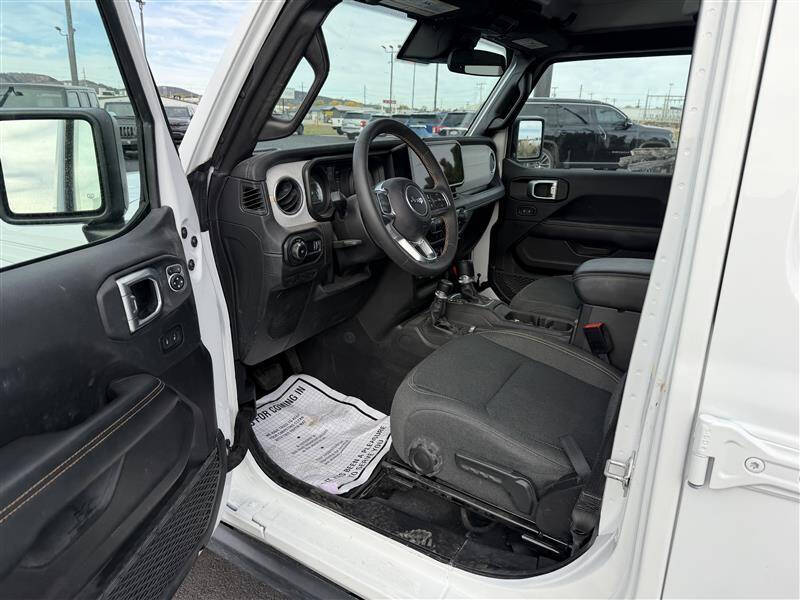 2025 Jeep Wrangler Sahara