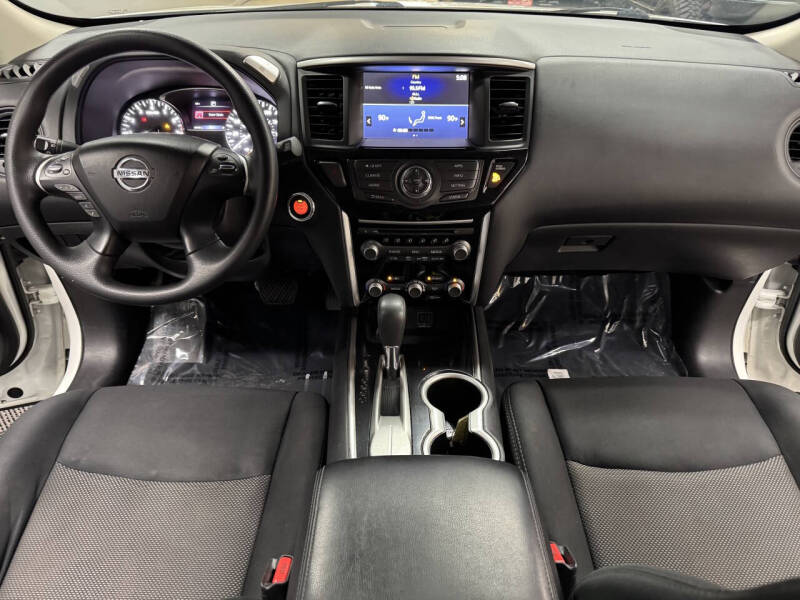 2019 Nissan Pathfinder S