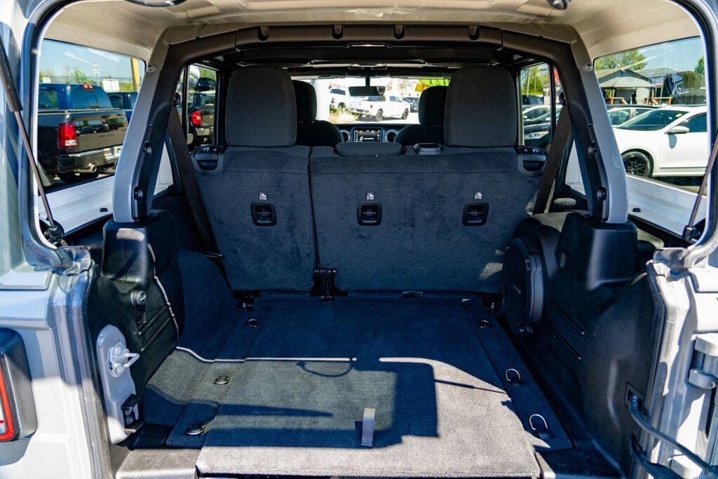 2021 Jeep Wrangler Unlimited for sale at Auto Destination in Puyallup, WA