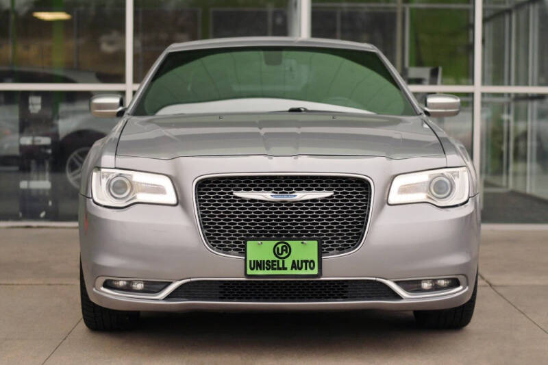 2017 Chrysler 300 C Platinum