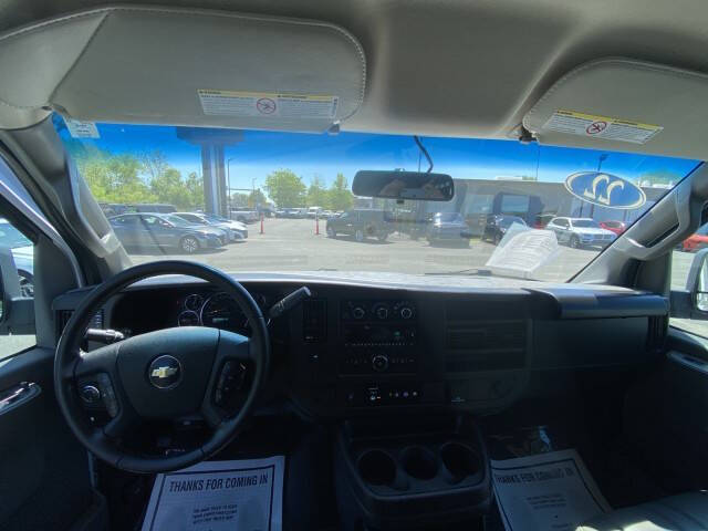 2022 Chevrolet Express 2500