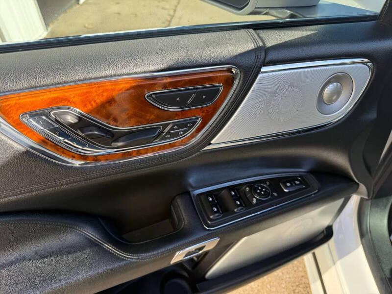 2017 Lincoln Continental Reserve