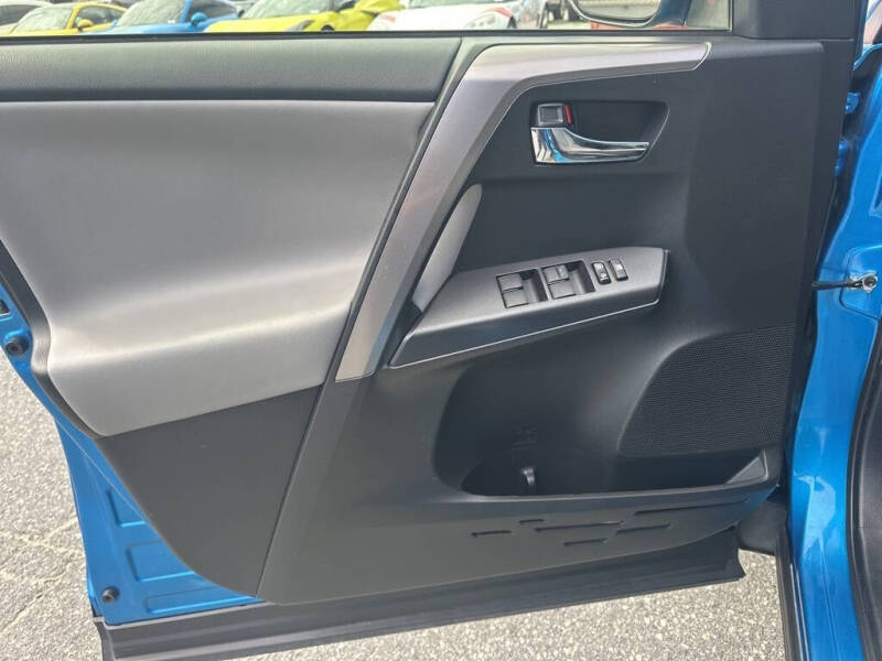 2018 Toyota RAV4 Hybrid XLE