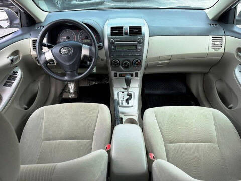 2011 Toyota Corolla LE