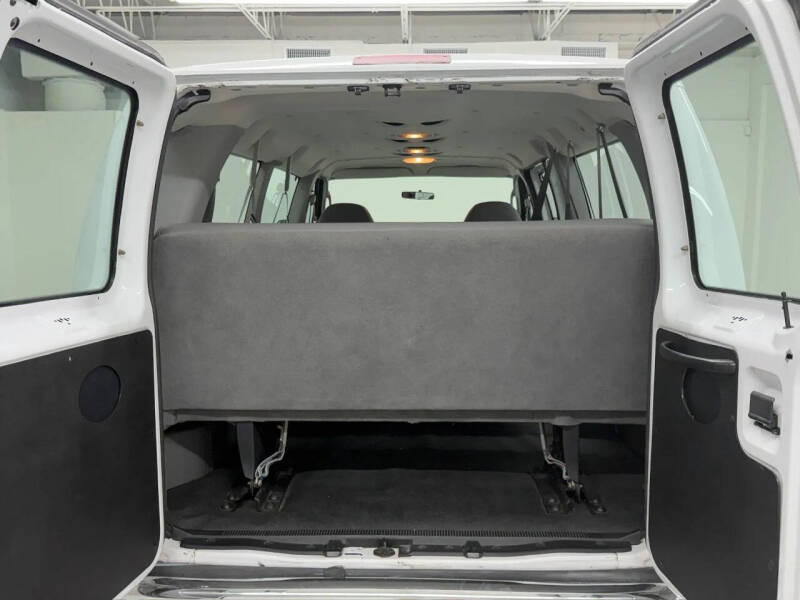 2003 Ford E-Series E-350 SD XL
