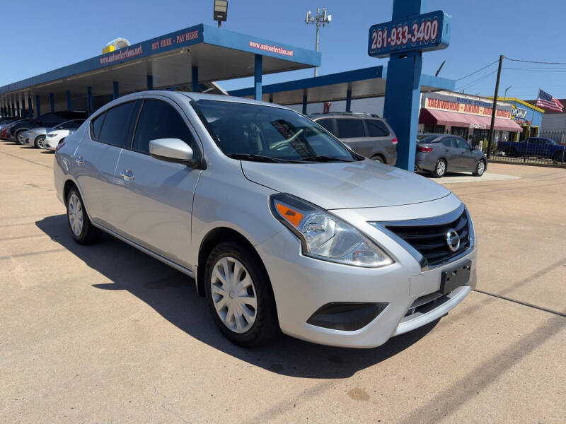 2019 Nissan Versa S Plus