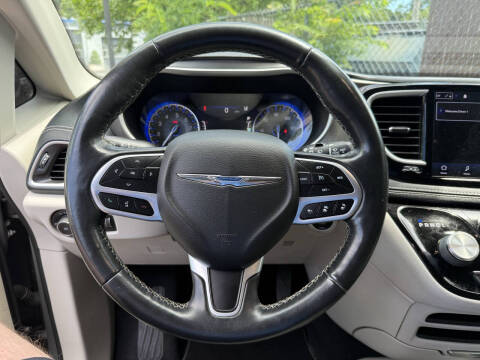 2021 Chrysler Pacifica Touring L