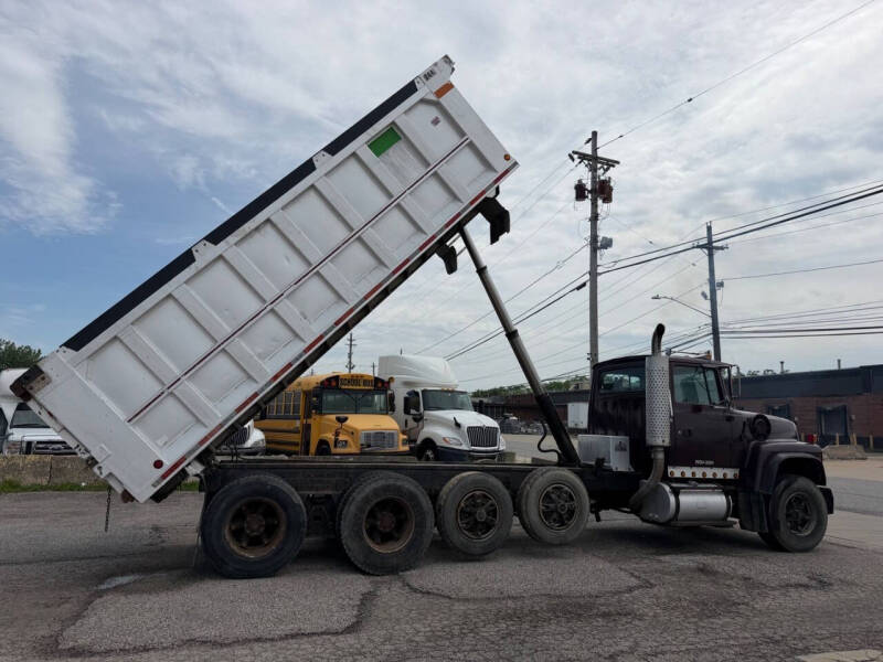 1997 Ford LT9000