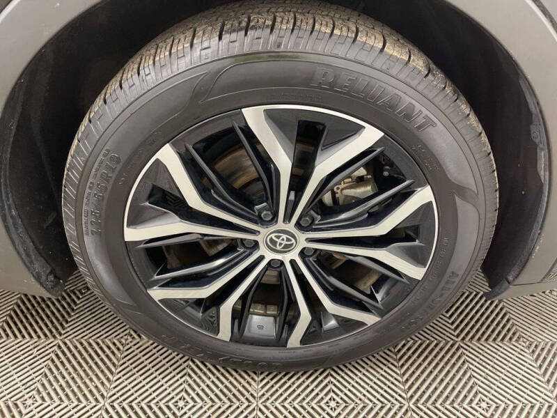 2023 Toyota Crown XLE