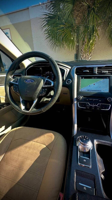 2017 Ford Fusion SE