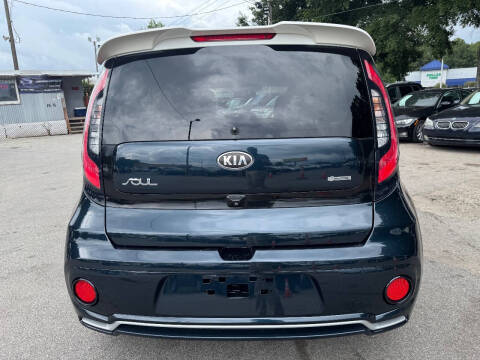 2018 Kia Soul +