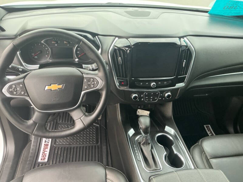 2023 Chevrolet Traverse LT Leather