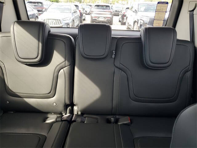 2025 Infiniti QX80 Pure