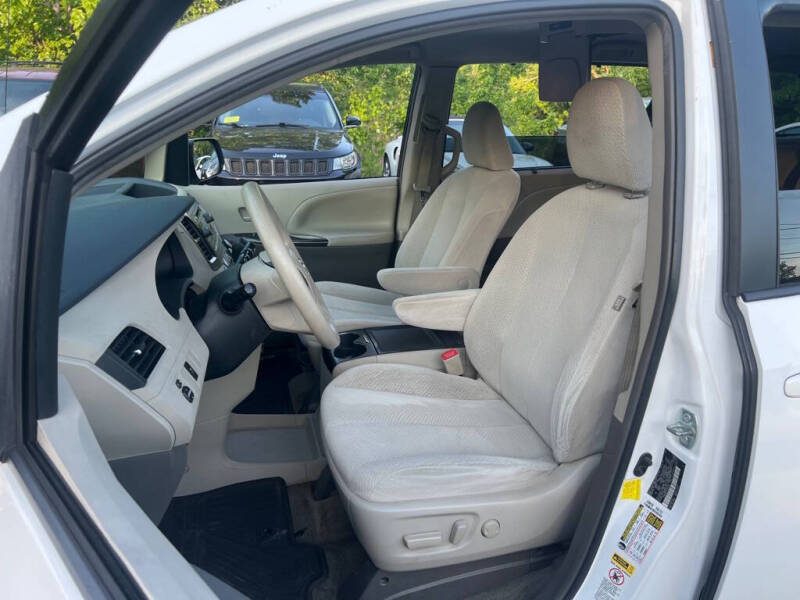 2012 Toyota Sienna
