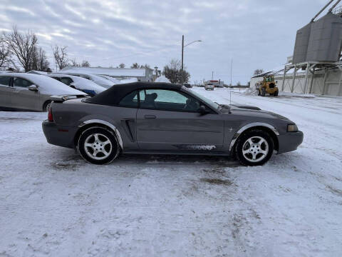 2003 Ford Mustang Deluxe
