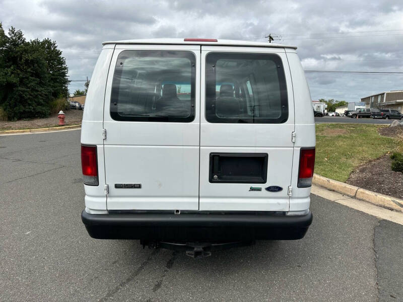 2009 Ford E-Series Econoline Van Commercial photo 5