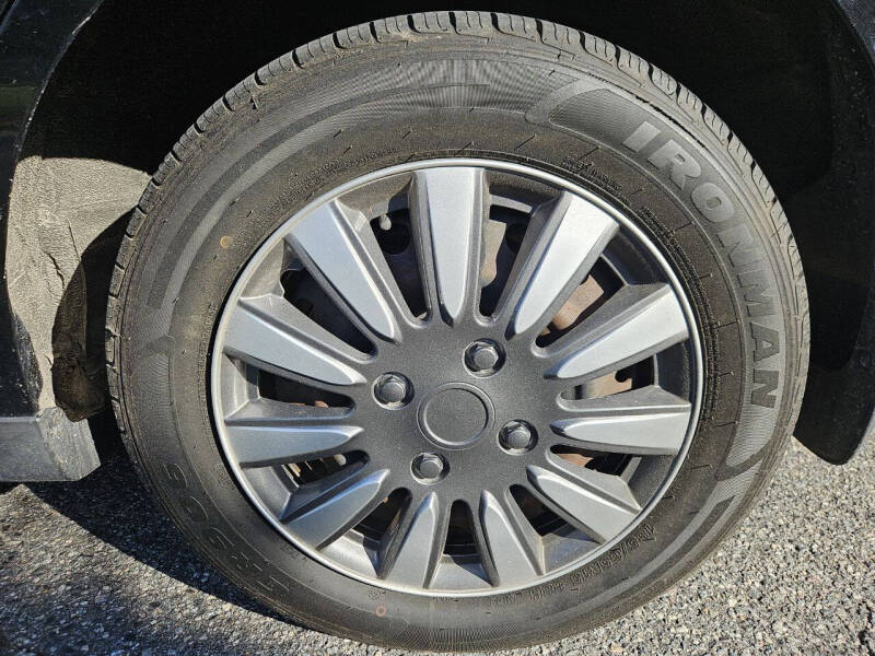 2009 Nissan Versa 1.8 S