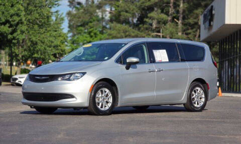 2022 Chrysler Voyager LX