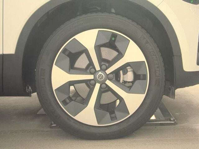 2023 Volvo XC40 B5 Plus Bright Theme