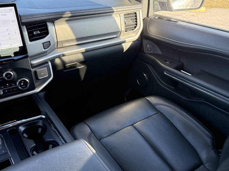 2023 Ford Expedition MAX XLT