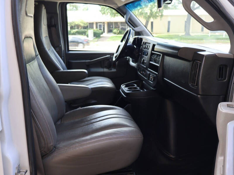 2023 Chevrolet Express LS 3500