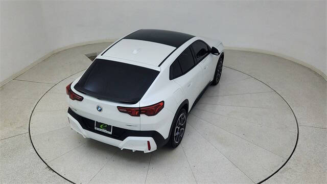 2025 BMW X2 xDrive28i