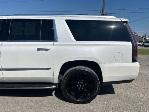2017 Cadillac Escalade ESV Luxury