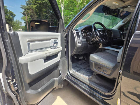 2017 RAM 1500 SLT