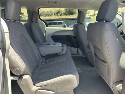 2018 Chrysler Pacifica LX