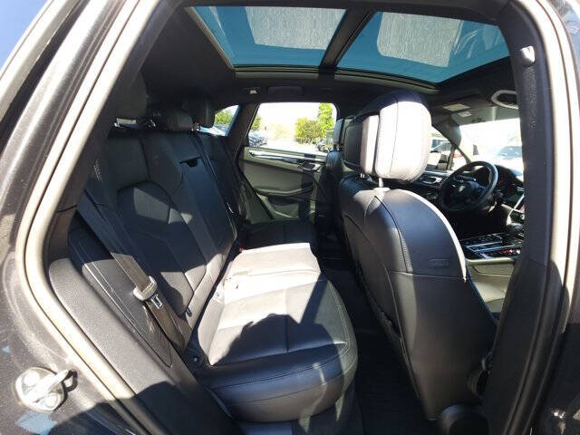 2025 Porsche Macan T
