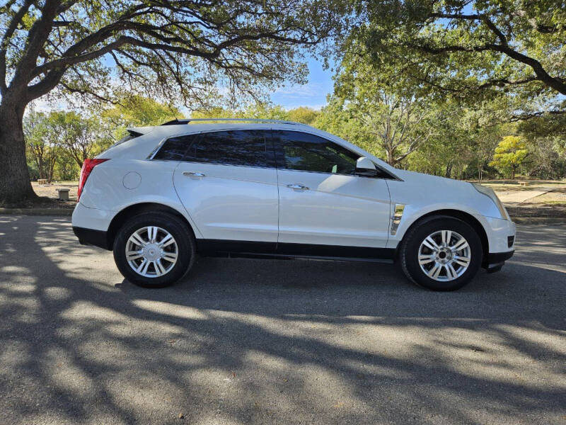 2011 Cadillac SRX Luxury Collection photo 3