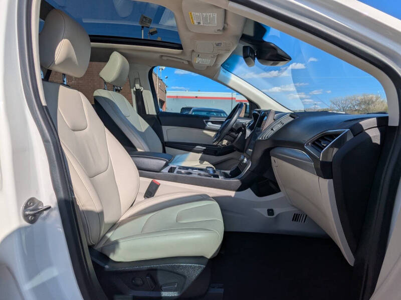 2021 Ford Edge Titanium