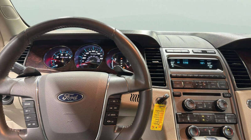 2011 Ford Taurus SEL