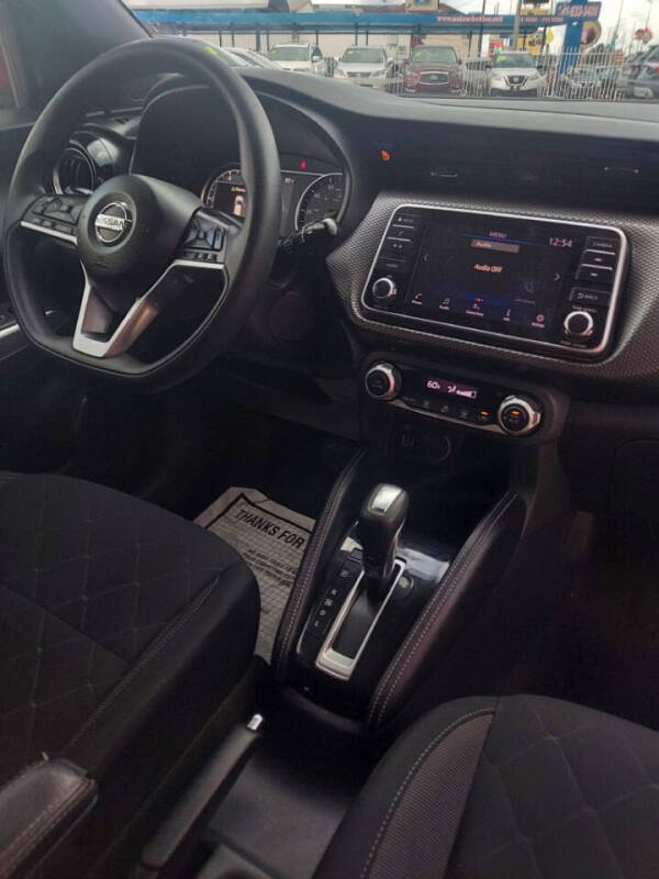 2020 Nissan Kicks SV