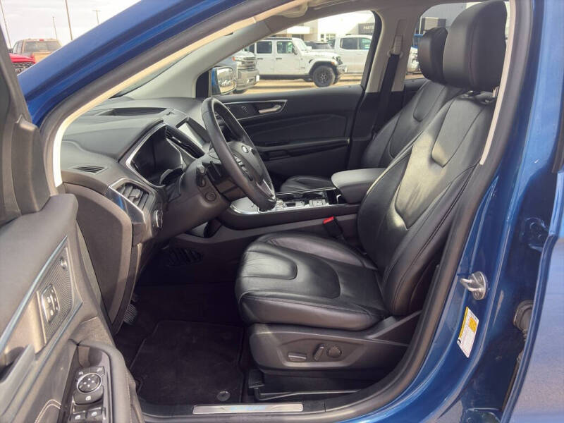 2020 Ford Edge Titanium