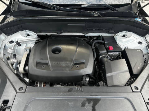 2016 Volvo XC90 T6 Momentum