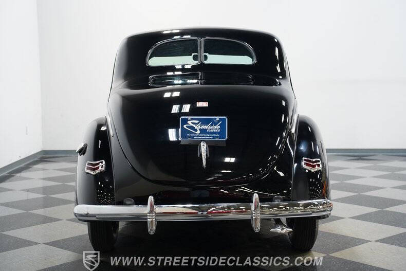 1940 Ford Deluxe