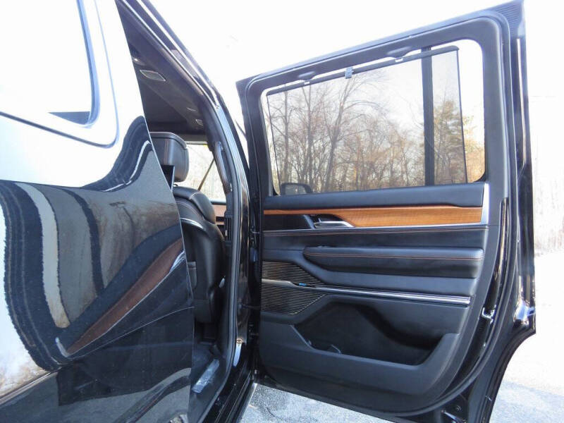 2022 Jeep Grand Wagoneer Series III