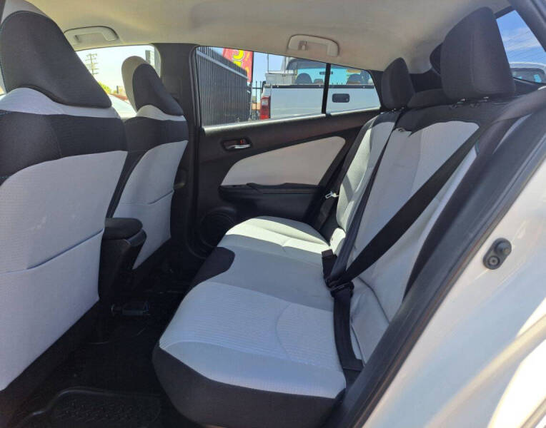 2016 Toyota Prius Three