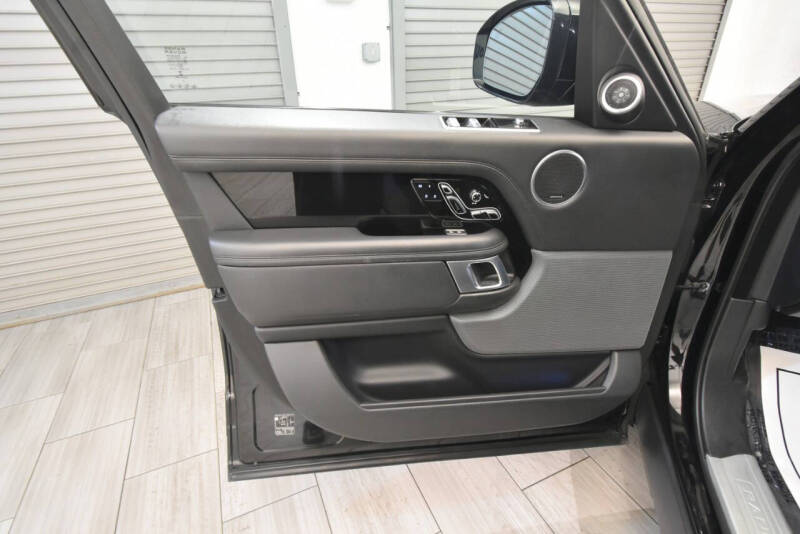 2021 Land Rover Range Rover P525 HSE Westminster Edition