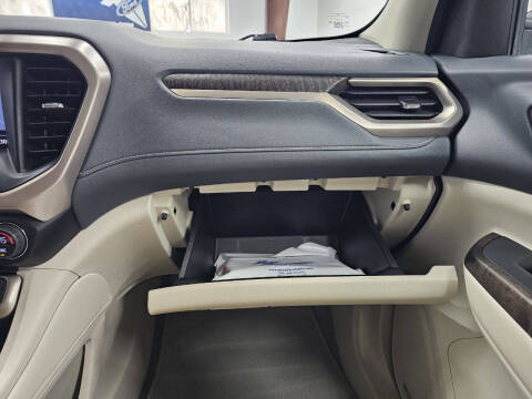 2023 GMC Acadia Denali
