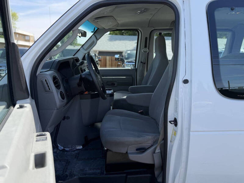 2012 Ford E-Series E-350 SD XLT