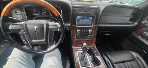 2017 Lincoln Navigator Select