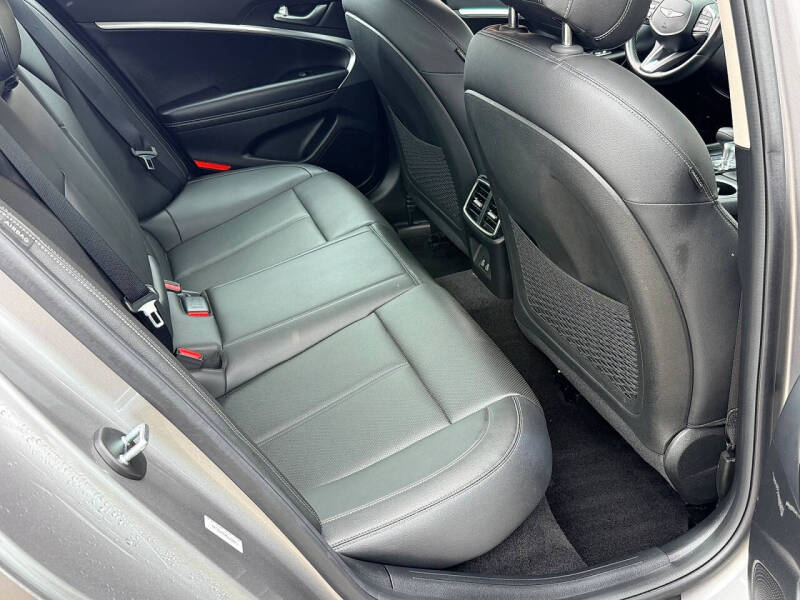 2025 Genesis G70